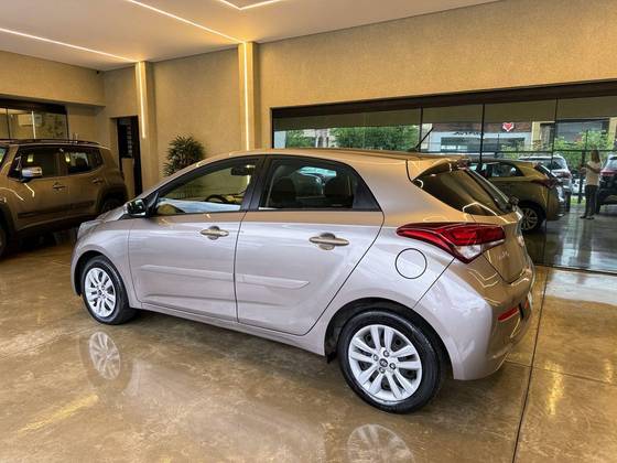 HYUNDAI HB20 1.6 COMFORT PLUS 16V FLEX 4P AUTOMÁTICO